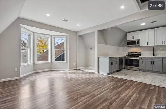 Building Photo - 86 W Demarest Ave