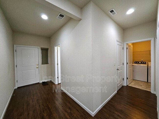 Building Photo - 6355 SE Imagine Way