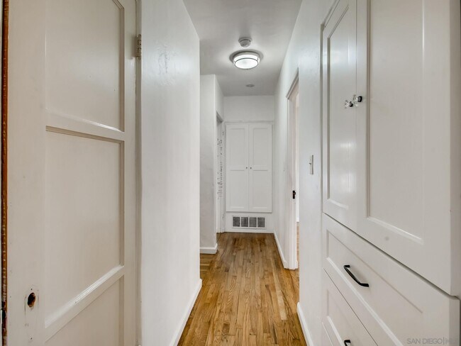 Building Photo - 4655 Castelar St