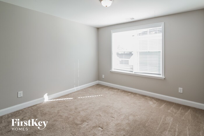 Building Photo - 153 Yorkshire Dr