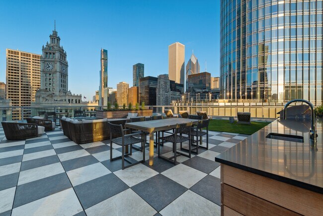 Building Photo - 403 N Wabash Ave