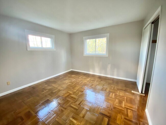 Building Photo - 125 Station Rd