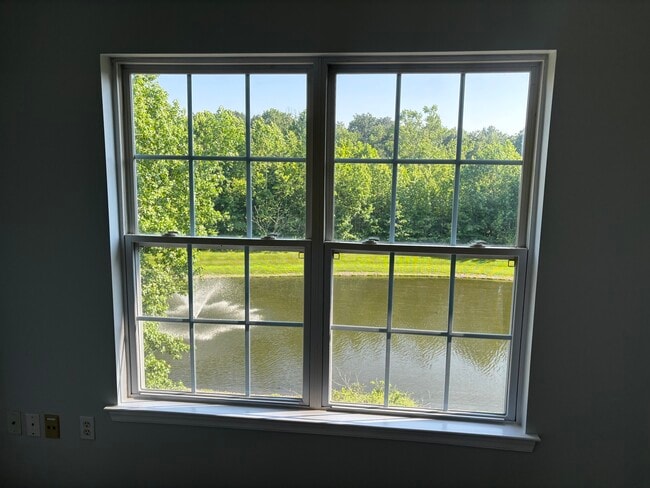 Building Photo - 173 Westbrook Dr