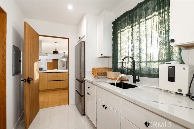 Building Photo - 9742 Farralone Ave