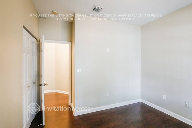Building Photo - 14042 SW 155th Ct