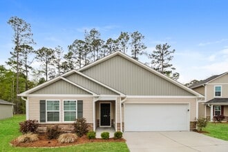 Building Photo - 672 Savanac St SE