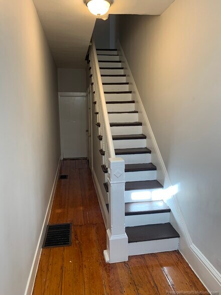 Building Photo - 6 Walk Hill St