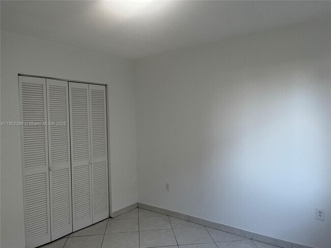 Building Photo - 181 NW 47th Ave