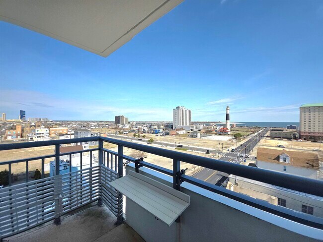 Building Photo - 526 Pacific Ave