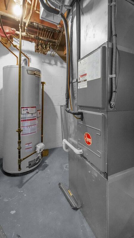 Building Photo - 1810 Northwest Ct