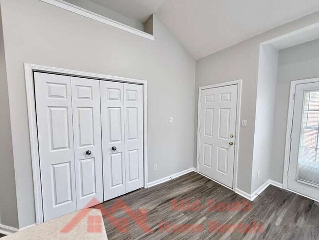 Building Photo - 2150 Berry Bush Ln