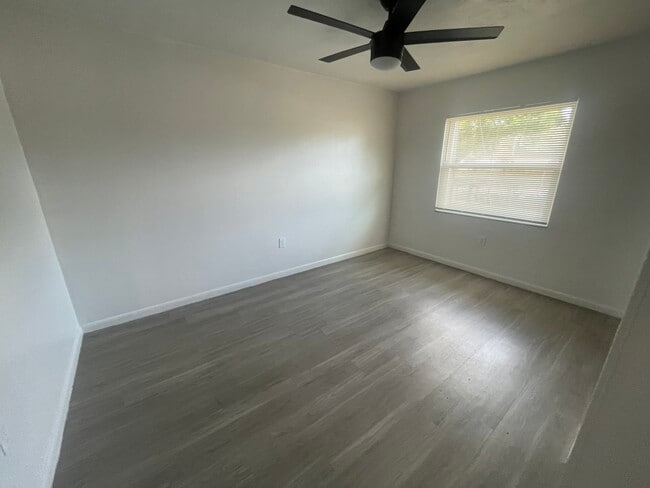 Building Photo - Neighbors of Lakeland