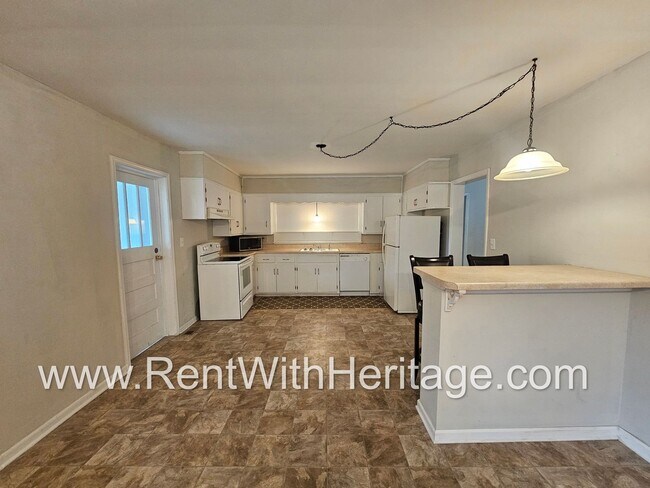 Building Photo - WOW!!!..GRANPA'S BUNGALOW /AWESOME RANCH HOME/ NATURE LOVER'S DREAM / GREAT LOCATION