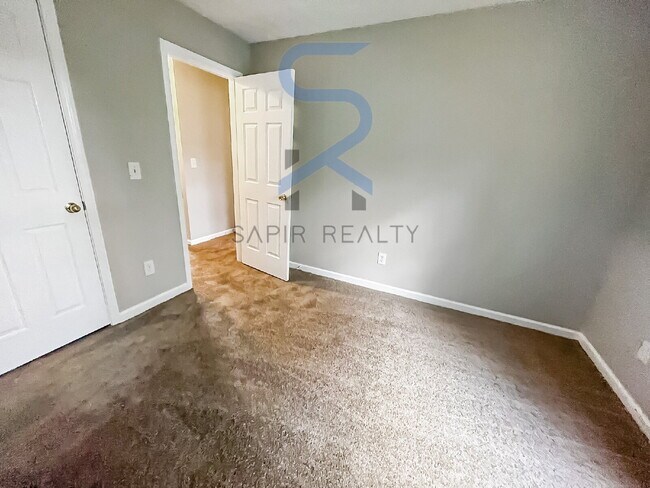 Building Photo - 1308 Adcox Square