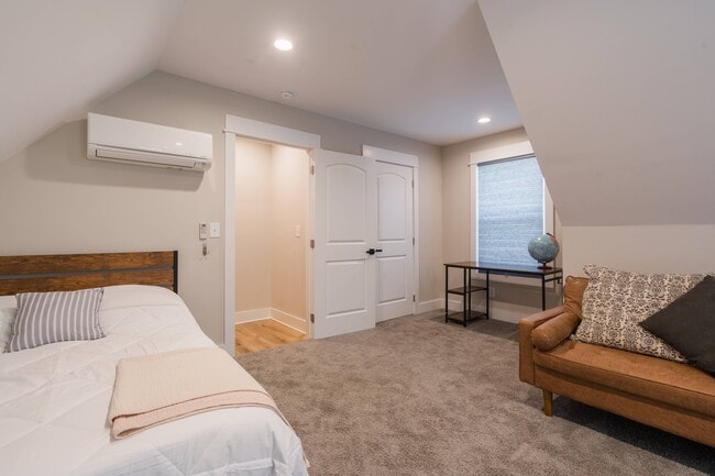 Building Photo - 104 Elohi Ln