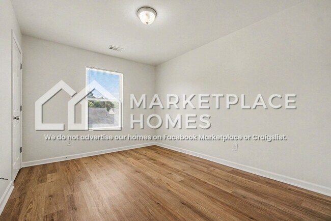 Building Photo - 5786 Westchase St