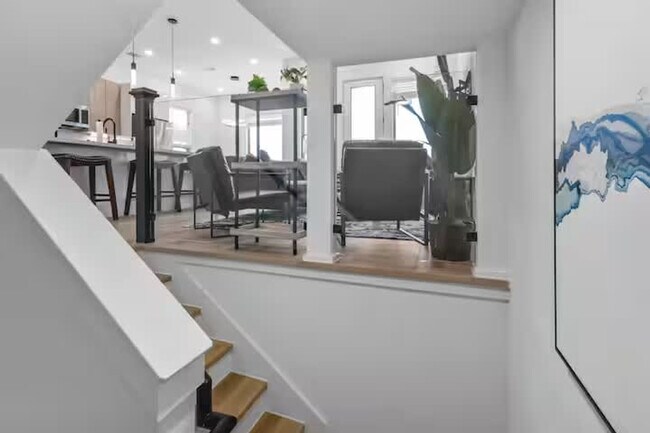 Building Photo - 6740 Peerless St