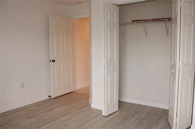 Building Photo - 1702 Fairway Trce