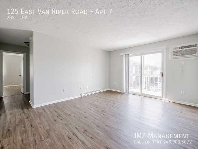 Building Photo - 125 E Van Riper Rd