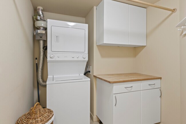 Laundry room - 5450 Leary Ave NW