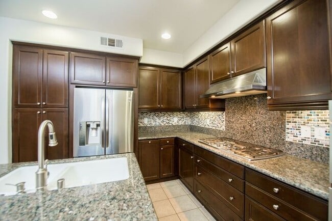 Building Photo - Pacific Shores