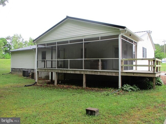 Building Photo - 42856 Higgs Ln