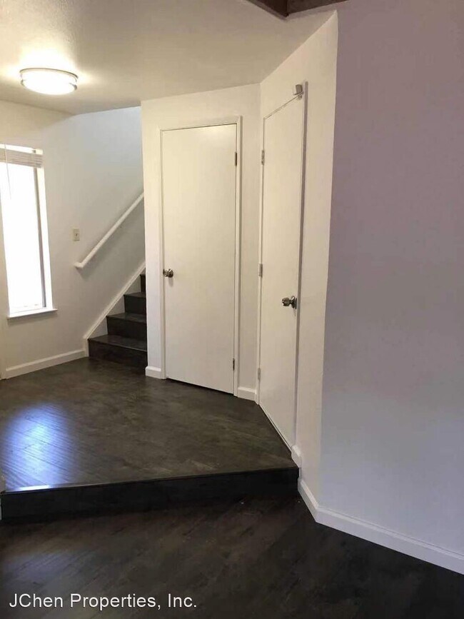 Building Photo - 4 br, 2.5 bath House - 951 Pullman Ct.