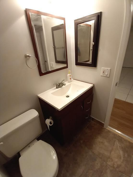 Building Photo - 512 Gardens Dr