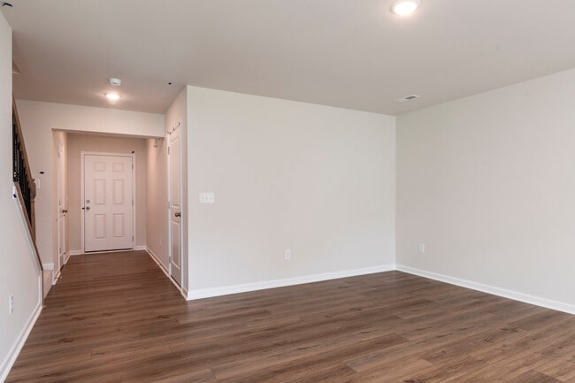 Building Photo - 717 McKissick Dr