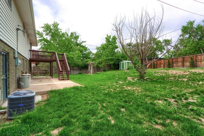 Building Photo - 4 BED 3 BATH HOUSE NEAR CREAK PARK!!!