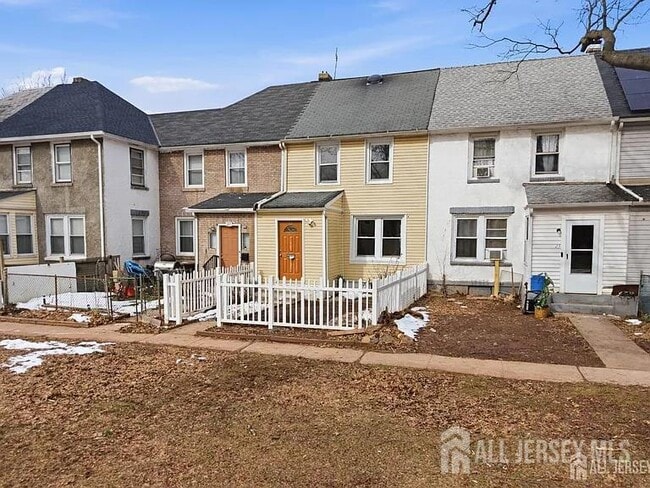 Building Photo - 25 Langley Pl