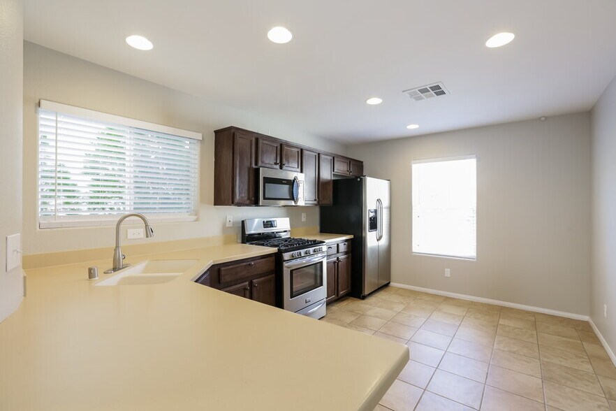 Building Photo - 8036 N Copperhead Creek St