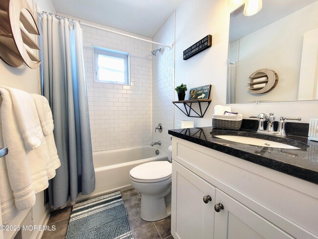 Building Photo - 1134 Springwood Ave