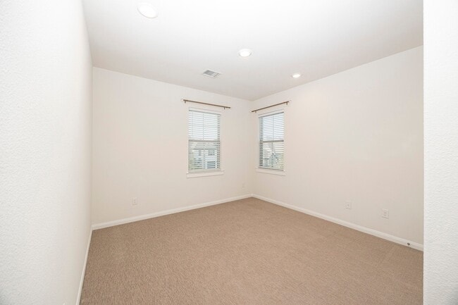 Building Photo - 13749 Wickham Ln