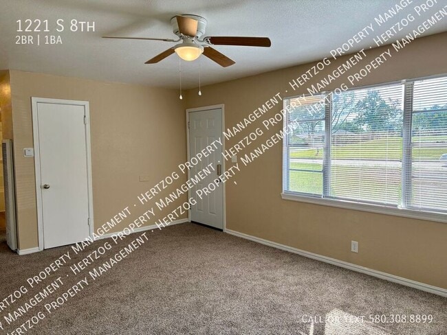 Building Photo - 1221 S 8th-