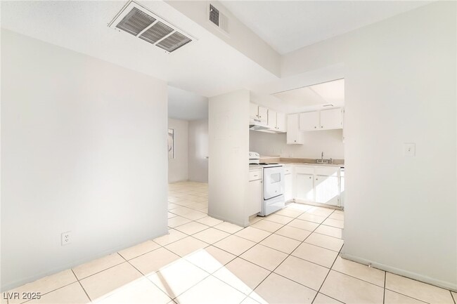 Building Photo - 233 N 18th St