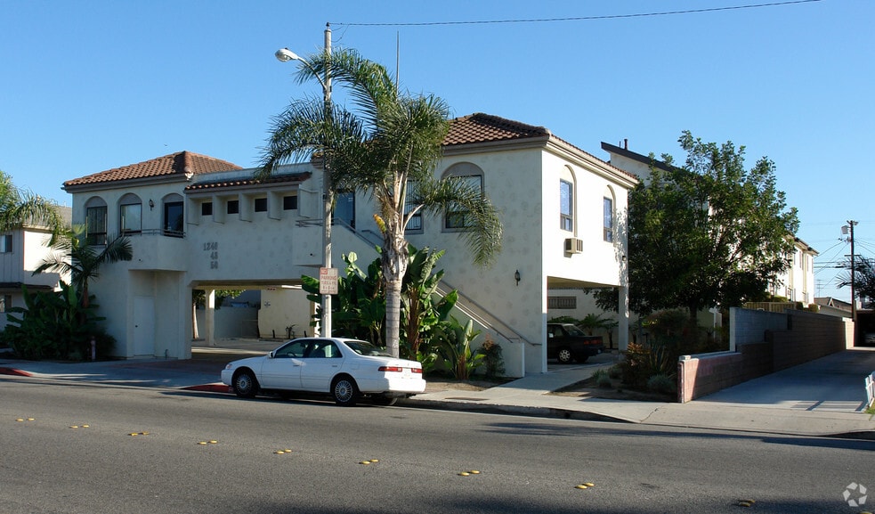 Primary Photo - 1246 W. Gardena Apts