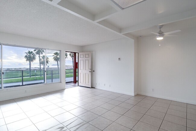 Building Photo - 717 Ocean View Dr