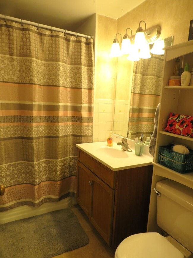 Building Photo - 620-622 Ripley Ave