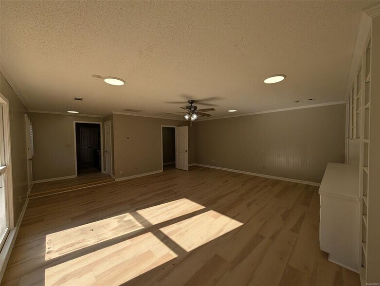 Building Photo - 1649 Prairie Ln