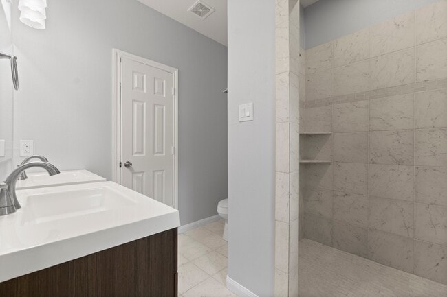 Building Photo - 16866 W Hammon