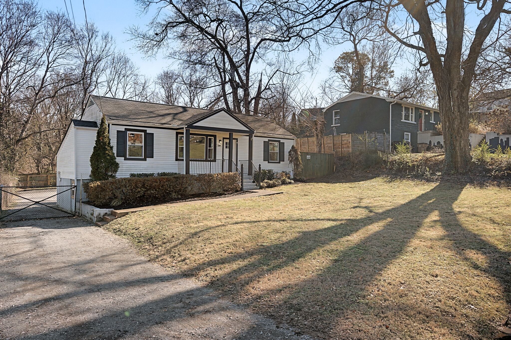 Building Photo - 2204 Sandra Dr