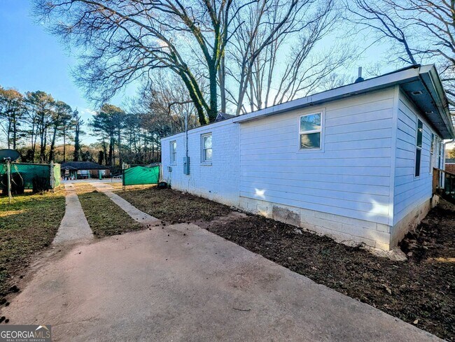 Building Photo - 2533 Godfrey Dr NW