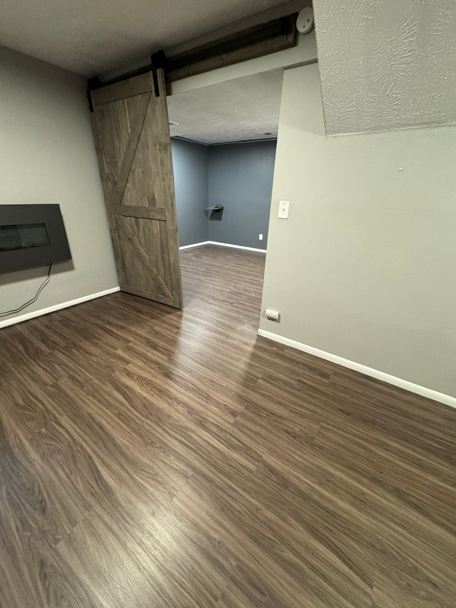 Building Photo - 6486 Welch Ct