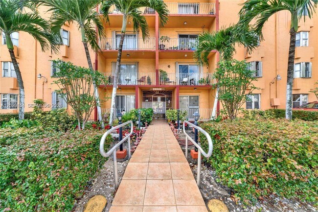 Building Photo - 6200 W Flagler St