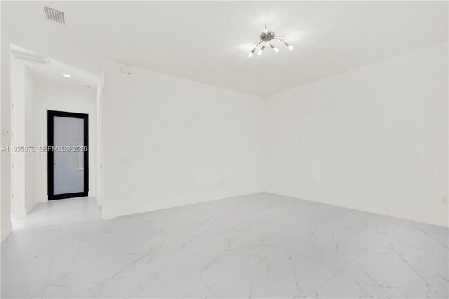 Building Photo - 68 Organ St