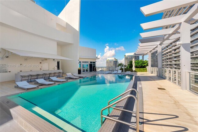 Building Photo - 1100 S Miami Ave