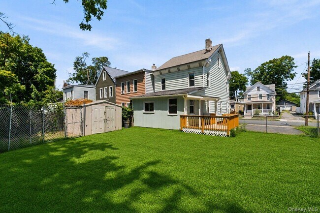 Building Photo - 457 1st St