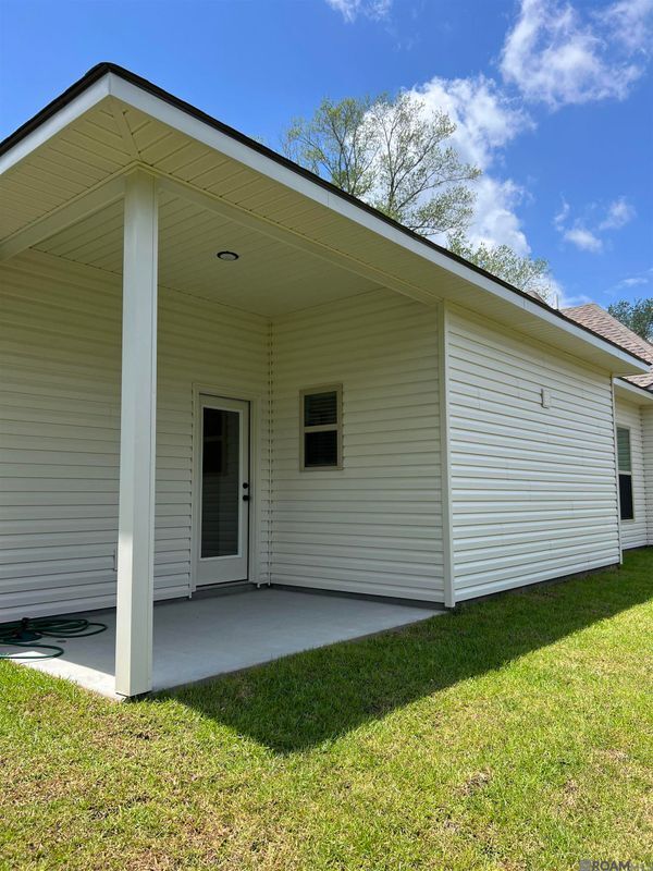 Building Photo - 33606 Browning Rd