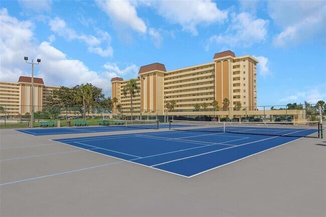 Building Photo - 4700 Cove Cir